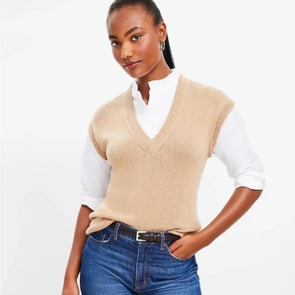 Ann Taylor Loft Ruffled Collar Tunic Sweater Vest Top Blouse White & Tan/Brown